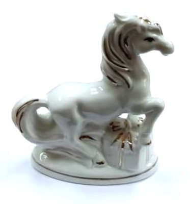 Сувенир Фарфор Лошадка с подарком Серебряные грани, ювелирная компания
