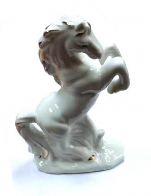 Сувенир Фарфор Конь на дыбах Серебряные грани, ювелирная компания