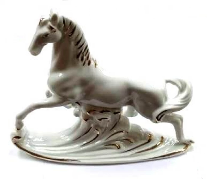 Сувенир Фарфор Конь на волнах Серебряные грани, ювелирная компания