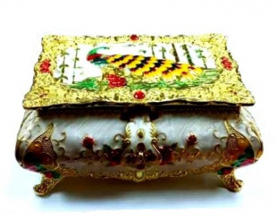 Сувенир Шкатулка Ларец Серебряные грани, ювелирная компания