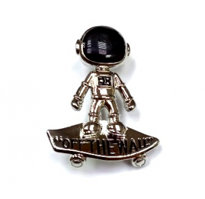 Брошь Астронавт Серебряные грани, ювелирная компания